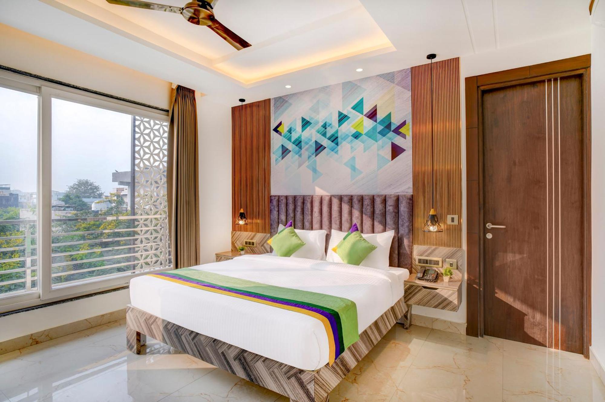 Treebo Corporate Inn Нойда Экстерьер фото