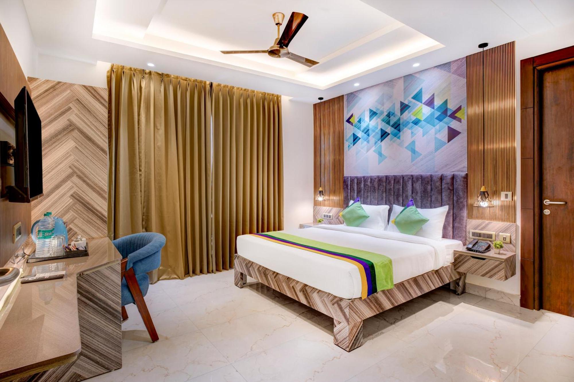 Treebo Corporate Inn Нойда Экстерьер фото